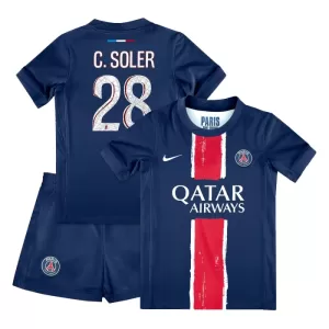 Kit De Football Paris Saint-Germain Carlos Soler 28 Enfant Domicile 24/25 Kit De Football Paris Saint-Germain Carlos Soler 28 Enfant Domicile 24/25
