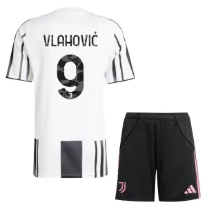 Kit De Football Juventus Dušan Vlahovic 9 Enfant Domicile 25/26 Kit De Football Juventus Dušan Vlahovic 9 Enfant Domicile 25/26