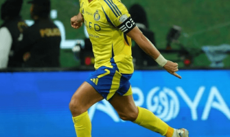 183 millions d'euros, 5% des parts du club, Ronaldo renouvelle son contrat avec AI Nassr 183 millions d'euros, 5% des parts du club, Ronaldo renouvelle son contrat avec AI Nassr