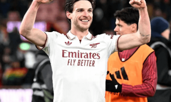 Arsenal enchaîne une cinquième victoire consécutive et conserve la tête du classement