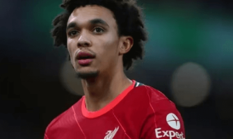 La décision d'Alexander Arnold pendant la fenêtre d'hiver La décision d'Alexander Arnold pendant la fenêtre d'hiver