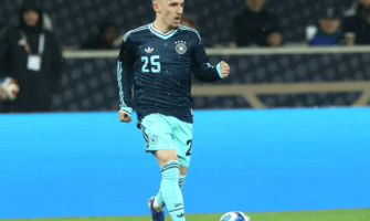 L'Allemagne se prépare pour la Coupe du Monde : le jeune prodige Karl fait ses débuts en sélection
