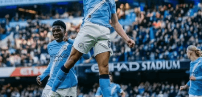 Le maillot de Manchester City témoin d'une victoire historique 10-1